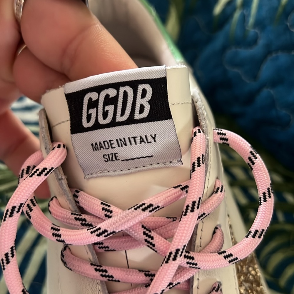 Golden Goose White Sneakers with Gold Star and Pink Laces - Picture 6 of 7